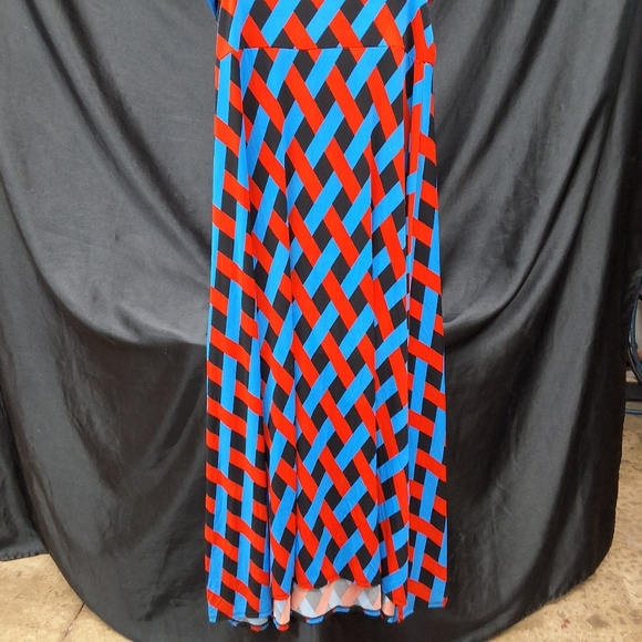 Vibrant Red and Blue Geometric Skirt - Picture 5 of 15